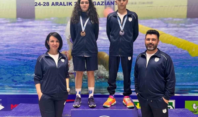 Denizlili yüzmeciler yılın son şampiyonasından gururla döndü