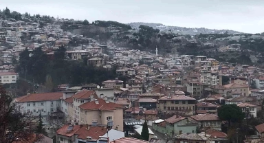 Denizli'nin yüksek kesimlerinde kar yağışı etkili oldu