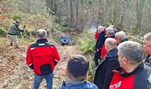 Doğada off-road ve trekking etkinliği