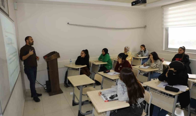 Doğan, öğrencilerin talebini yerine getirdi