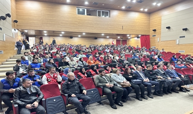 Düzce'de "Gençlik Politika Belgesi Vizyon Çalıştayı" yapıldı