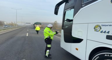 Düzce'de zorunlu kış lastiği uygulaması yapıldı