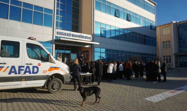 Edirne'de ortaokul öğrencilerine afet bilincini aşılayan etkinlik