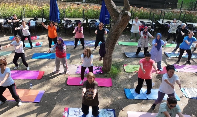 Efeler Belediyesi, yüzlerce kişiye ücretsiz kurslarla sanat ve spor imkanı sunuyor