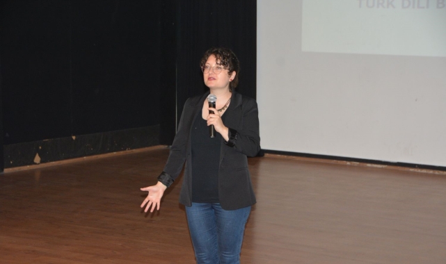 Ege Üniversitesi öğrencilerine 'Etkili İletişim ve Sunum Teknikleri' semineri