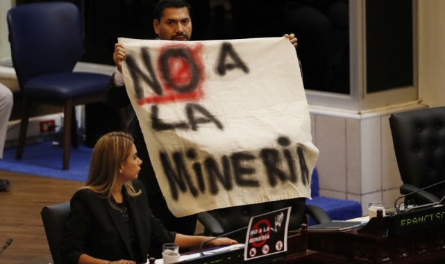 El Salvador Kongresi'nden metal madenciliği yasağının sonlandırılmasına onay