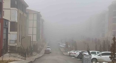Elazığ'da sis etkisini sürdürüyor