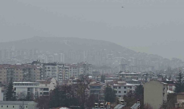 Elazığ'ın yüksek kesimlerinde sis etkili oldu