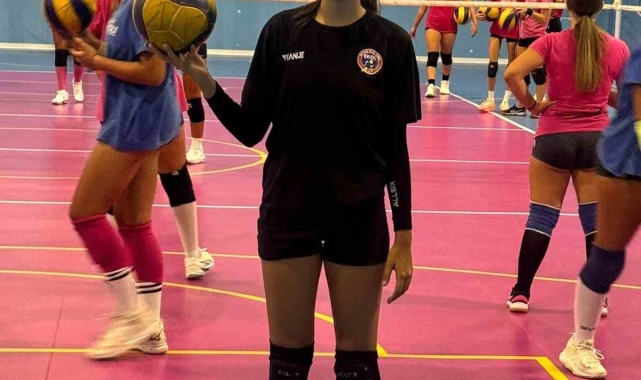 Elazığlı voleybolcu, İtalya'ya transfer oluyor