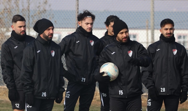 Elazığspor, Mersin'e 19 futbolcuyla gitti
