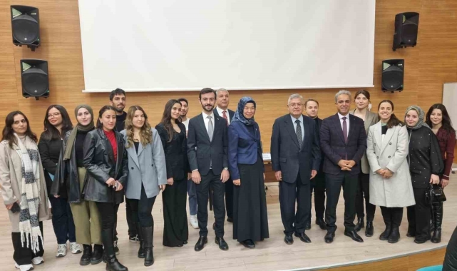 Emekli Büyükelçi Hüseyin Lazip Diriöz, öğrenciler ile buluştu