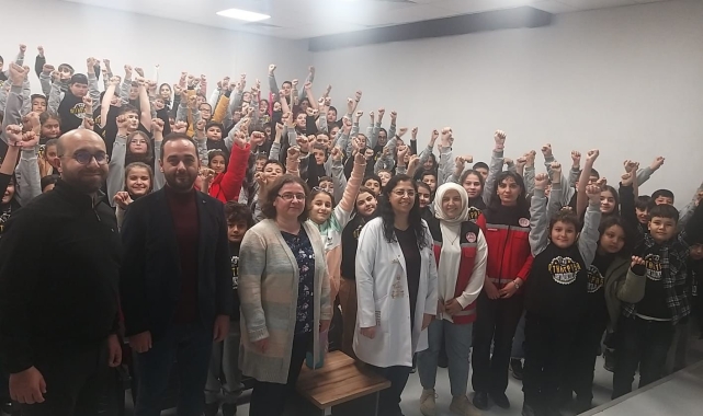 Emirdağ Mithatpaşa Ortaokulu'nda 'İlk yardım eğitimi' düzenlendi