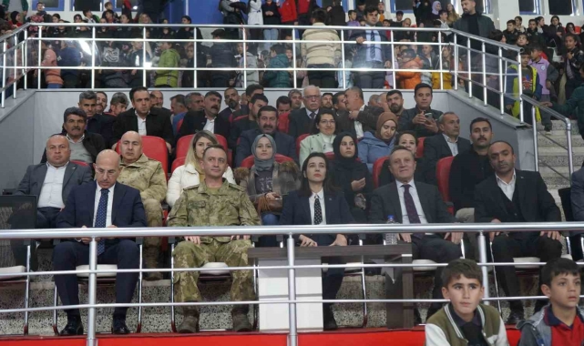 Engelli öğrenci bando ekibine şeflik yaptı