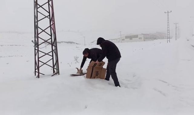 Erzurum polisinden yürekleri ısıtan hareketler