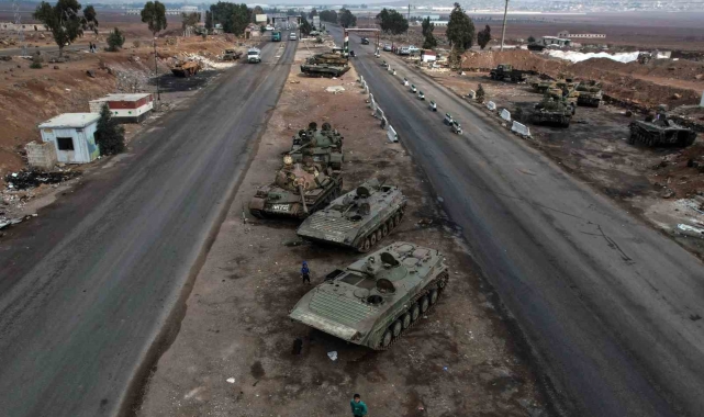 Esad'dan geriye Şam'ın girişine konuşlandırdığı tanklar kaldı