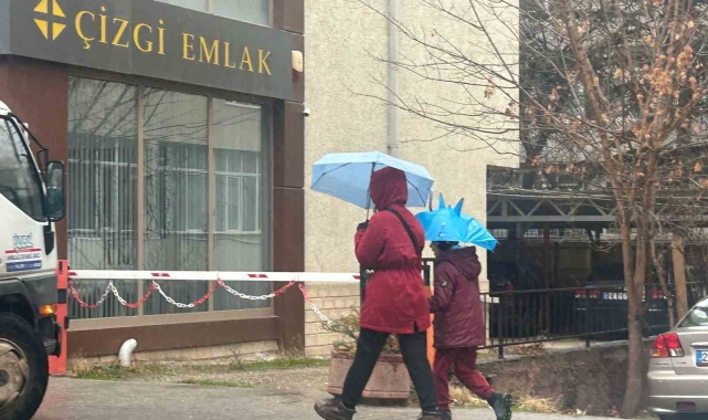 Eskişehir&#039;de sağanak yağış etkili oldu