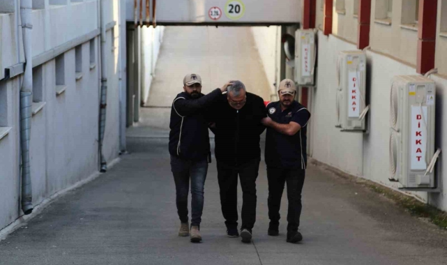 FETÖ'den aranan eski 4. sınıf emniyet müdürü Adana'da yakalandı