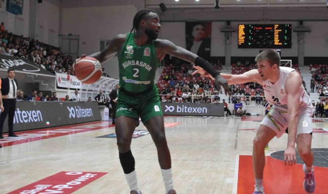 Galatasaray, ABD'li basketbolcu Michael Young'u kadrosuna kattı