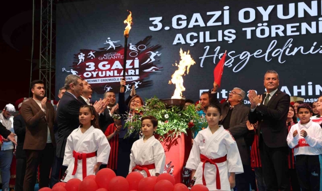 Gaziantep'te '3. Gazi Oyunları' görkemli törenle başladı