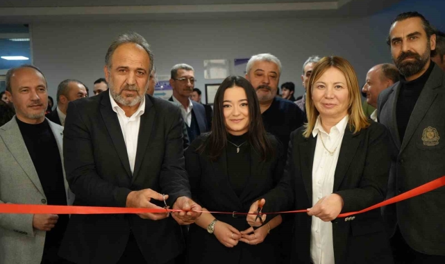 Geleneksel kenevir dokumacılığını sanatla birleştiren resim sergisi