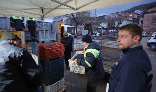Gemlikli çiftçinin yüzü Gemlik Belediyesi'yle gülüyor