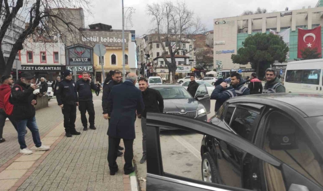 Gemlik'te sıkı denetim: 5 şüpheli yakalandı, 21 araç sürücüsüne ceza yağdı
