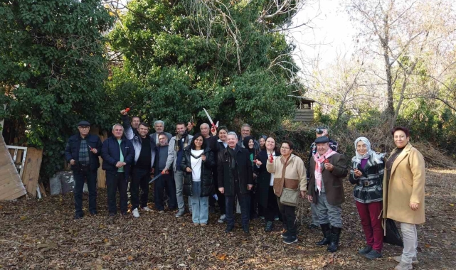 Gönüllü çevreciler budama ve aşılama eğitimi aldı