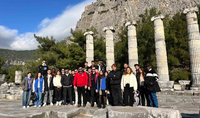Gönüllü gençler, Anadolu'nun Pompei'sini gezdi