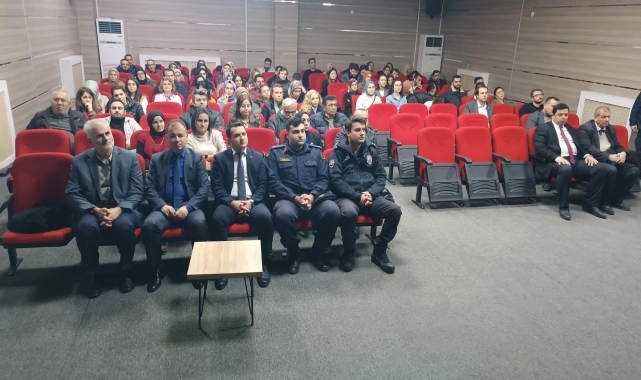Göynücek&#039;te &quot;En İyi Narkotik Polisi: Anne&quot; semineri düzenlendi