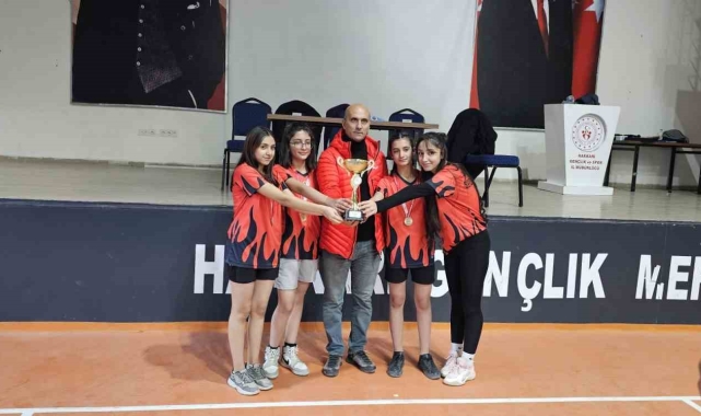 Hakkari'de masa tenisi turnuvası sona erdi