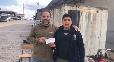 Halde yevmiye ile çalışan Suriye uyruklu genç, bulduğu 315 bin liralık çeki sahibine teslim etti