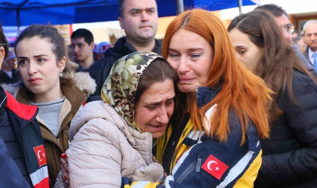 Helikopter kazasında hayatını kaybeden 3 kişi için tören düzenlendi