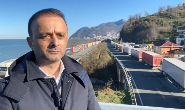 Hopa'daki tır yoğunluğu bitmek bilmiyor