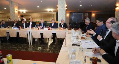 İl danışma kurulu üyeleri, Erzurum'un gelişimine katkı sunmak için bir araya geldi
