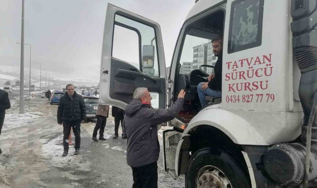 İl Milli Eğitim Müdürü Gür, direksiyon sınavı alanlarını ziyaret etti