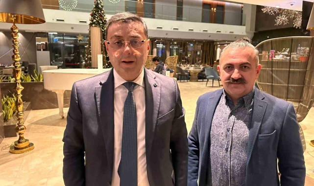 İstanbul'da ünlü ressamın anlamlı projesine yılın en önemli sosyal sorumluluk projesi ödülü