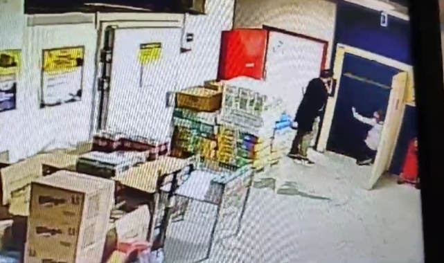 İzmir'de korku dolu anlar: Bindiği asansörün kabini düştü, o anlar kamerada