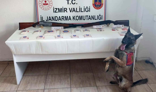 İzmir'de uyuşturucu operasyonuna 3 gözaltı