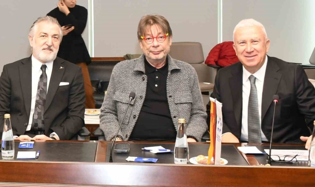 İzmir'in, tarihinde ilk kez 10 profesyonel futbol takımı liglerde