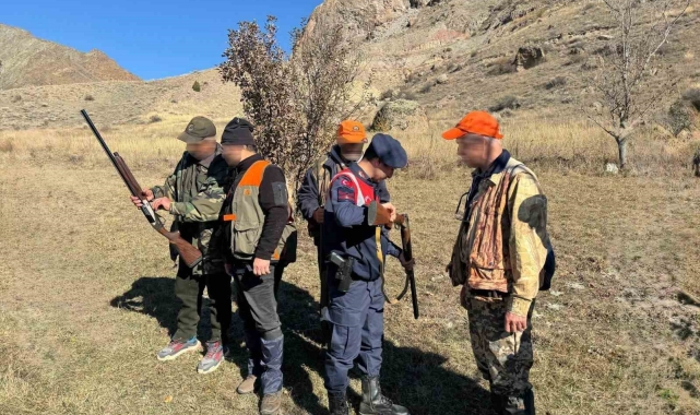 Jandarma avcılara göz açtırmıyor