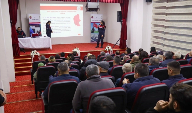Jandarma ekiplerinden kamu personeli ve muhtarlara seminer