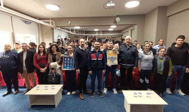 Jandarma üniversite öğrencilerini dolandırıcılığa karşı bilgilendirildi