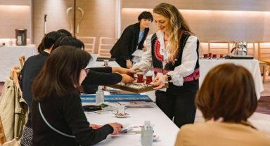 Japonlara Türk çayı demlemenin püf noktaları öğretildi