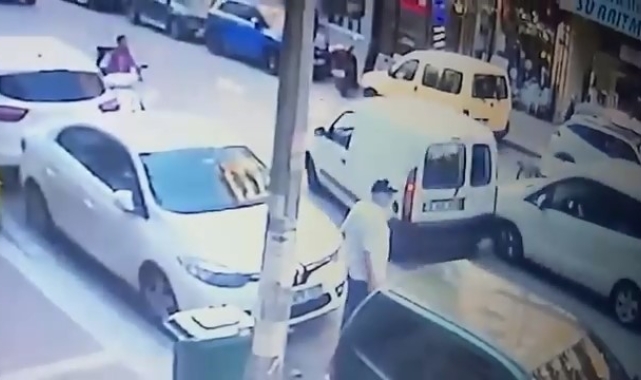 Kadın sürücünün aracına saldırı kamerada