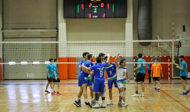 Kadın ve erkek voleybolda bölgesel lig şampiyonu SUBÜ oldu