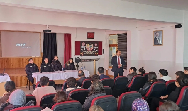 Kariyer günleri etkinliğinin konukları emniyet mensupları oldu