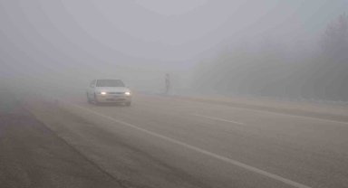 Kastamonu'da görüş mesafesini 20 metreye kadar düşüren sis trafiği olumsuz etkiliyor