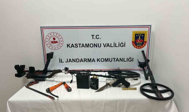 Kastamonu'da kaçak define avcılarına jandarmadan baskın