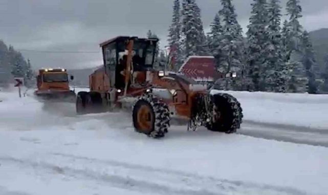 Kastamonu'nun yüksek kesimlerinde kar yağışı etkili oldu