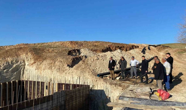 Kaymakam Partal, deprem konutlarını yerinde inceledi